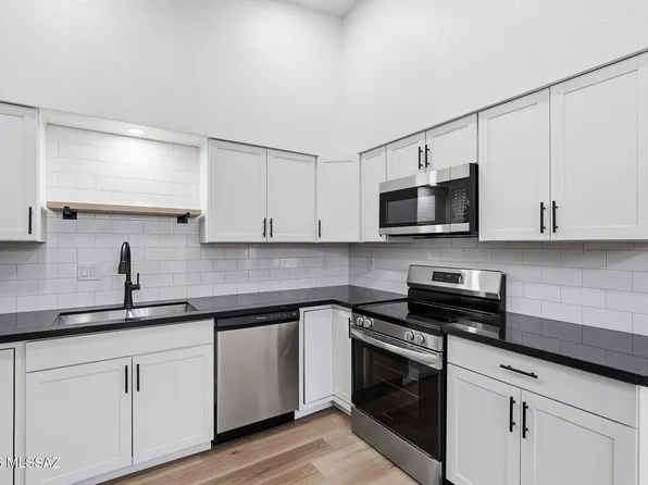 1824 N La Rienda Ave, Tucson, AZ 85715