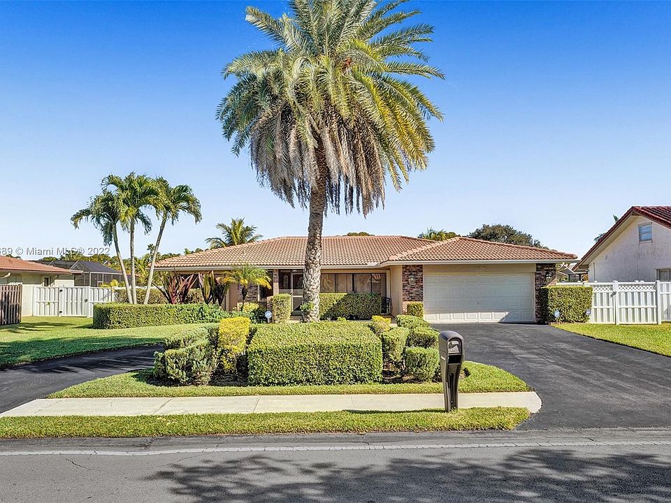 1st image of 10167 Ramblewood Dr
