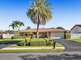 10167 Ramblewood Dr, Coral Springs, FL 33071
