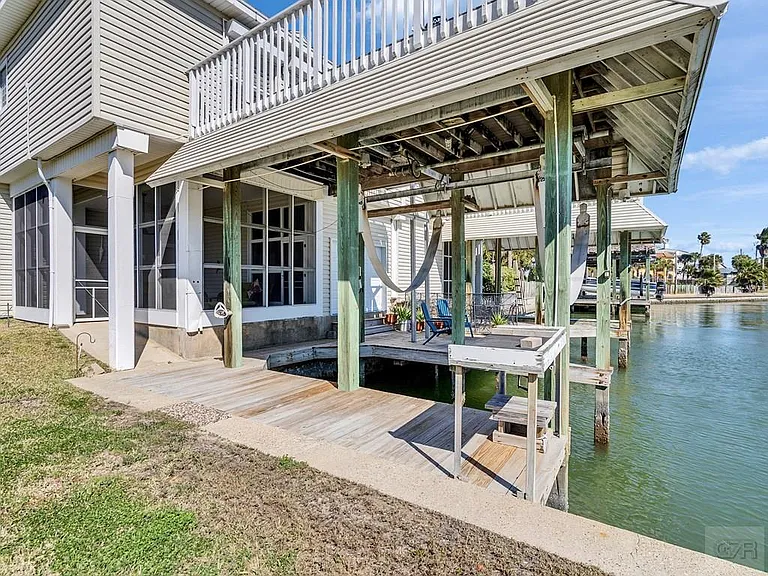 16627 Bayfront Dr — Photo 7