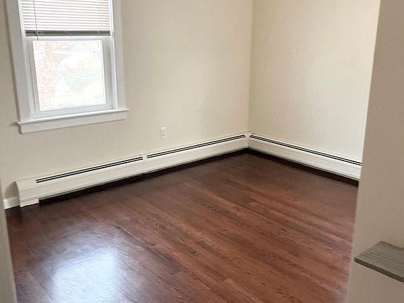5th image of 76 Woodland Ave Floor 2