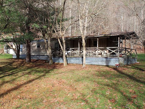 Mobile home with covered front porch