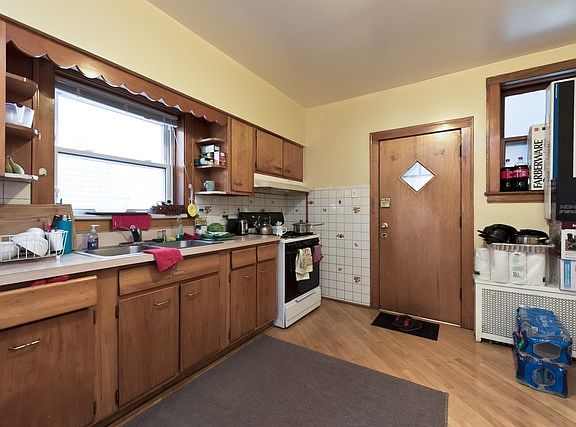 5th image of 5810 N Maplewood Ave