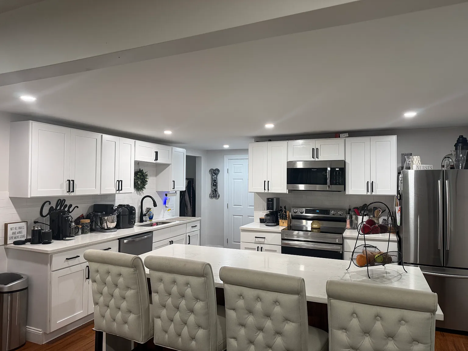 2 bed, 1082 sqft, $3,200 — Photo 2