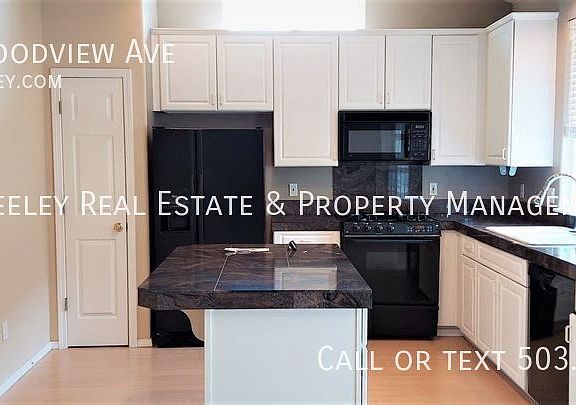 3rd image of 20296 Hoodview Ave