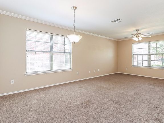4th image of 610 Bushdale Dr