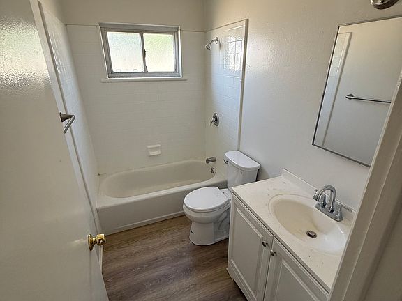 3rd image of 10342 Lehigh Ave #10342