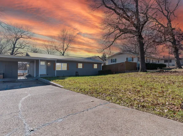 910 Lee Avenue, Branson, MO 65616