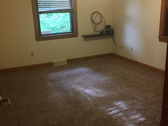 Second bedroom with internet (Verizon ready) and ADT securit