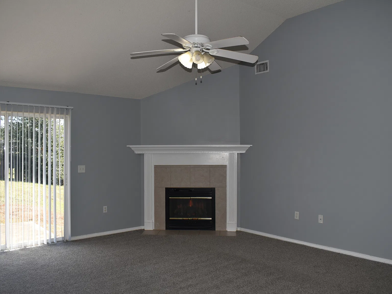 Travis Court 804 - 366 — Photo 4
