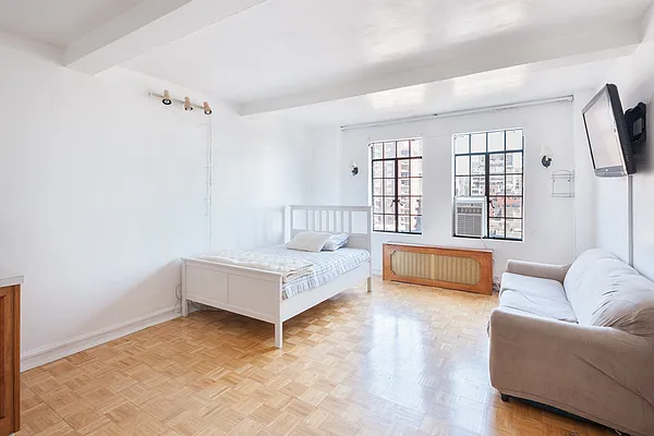 Rented by Compass | media 43