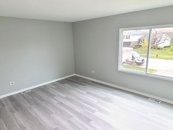 5th image of 8128 W Norwood Dr