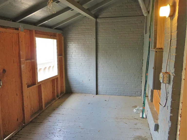 156 E State St #4 — Photo 39