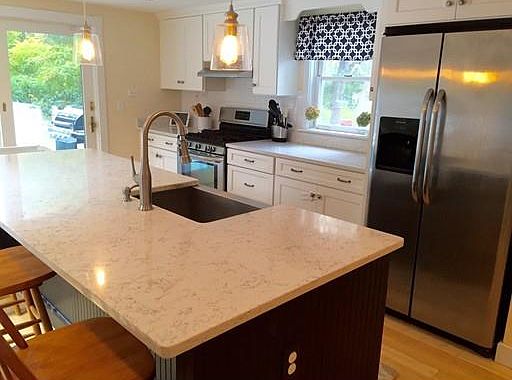 5th image of 70 Abigail Adams Cir