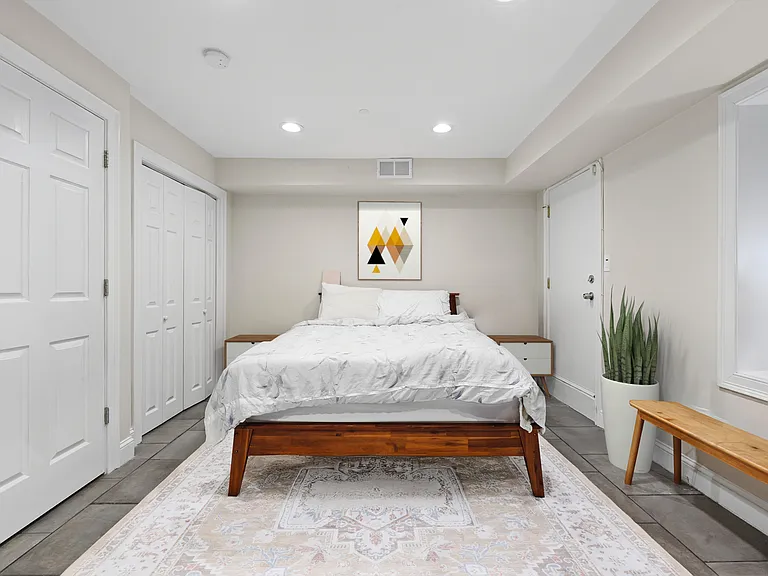 110 Chelsea St #1 — Photo 8