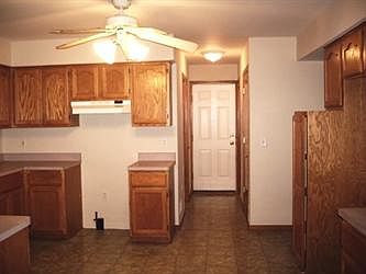 4th image of 15723 Lamont Dr