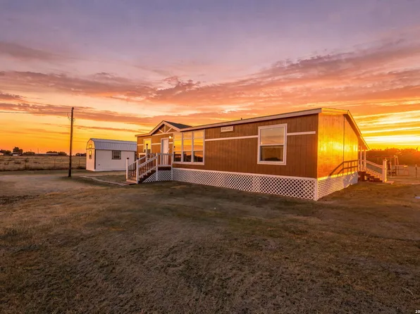 497 Pr 6431, Hondo, TX 78861