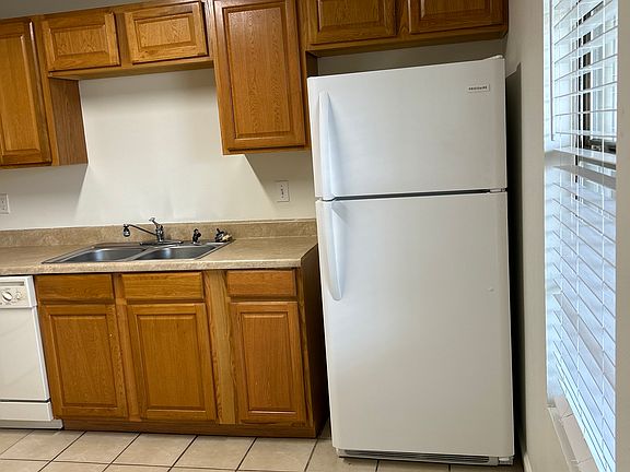 4th image of 709 W Kiehl Ave APT A