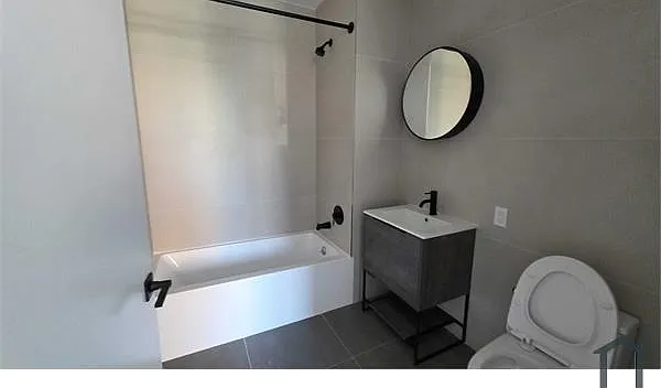 3 bed, $3,544 — Photo 2