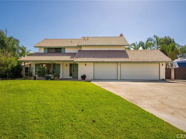 2330 Peppertree Ln, Riverside, CA 92506