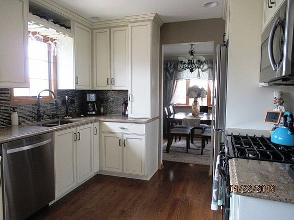 4th image of 16626 Parkview Ave
