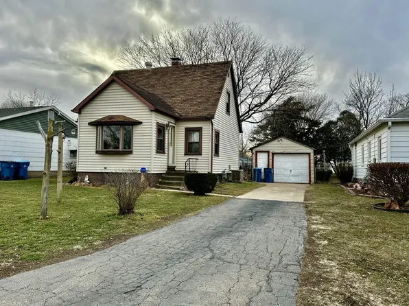507 Eaton St, Savanna, IL 61074