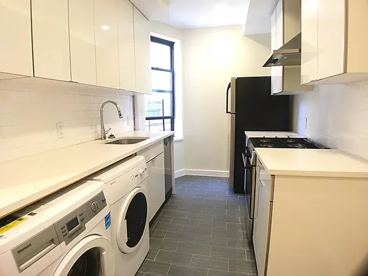 Rented by Bohemia Realty Group | media 7