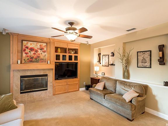 3rd image of 272 Aerie Ct