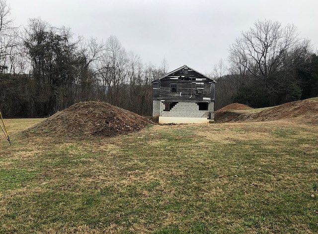 2nd image of 176 Hidden Cove Ln