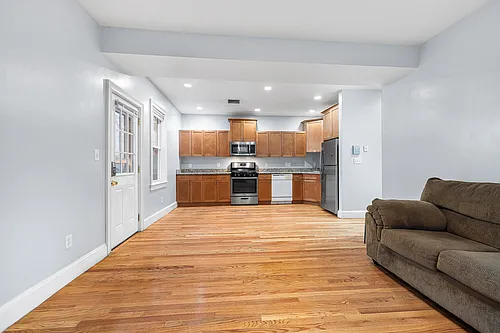 111 Heath St Photo 1