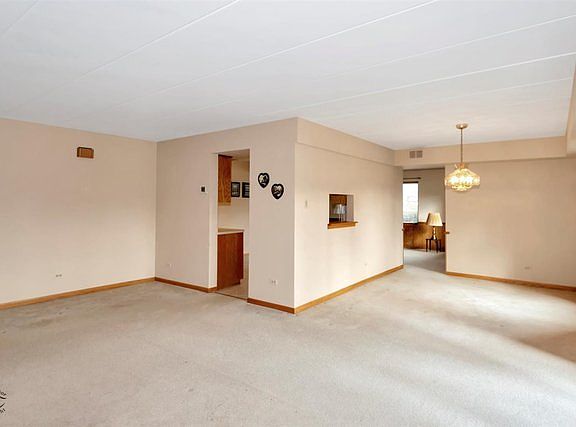 5th image of 15010 Mayo Dr #17