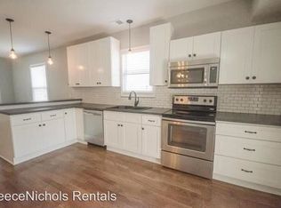 401 Oak St W, Greenwood, MO 64034