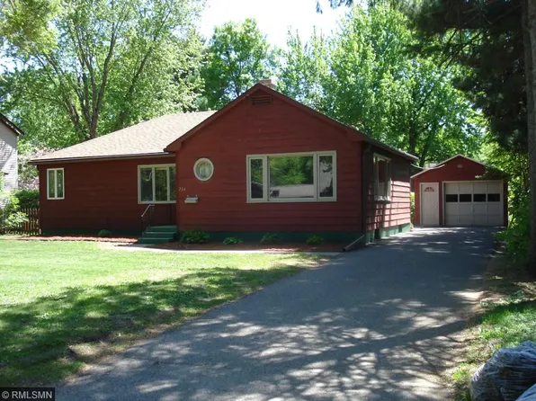 734 E 3rd St, New Richmond, WI 54017