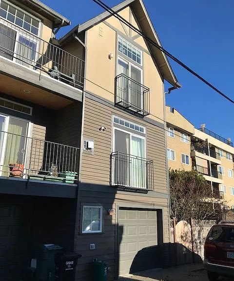 5514 30th Ave NW — Photo 2