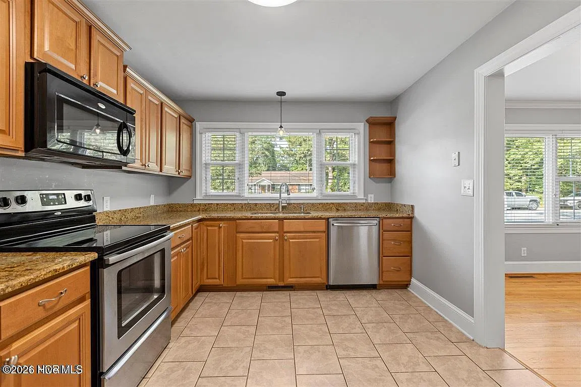 5 bed, 4.0 bath, $3,000 — Photo 4