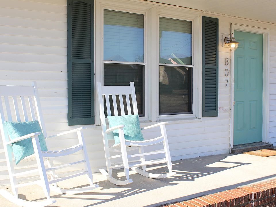 1st image of 807 Princeton Cir