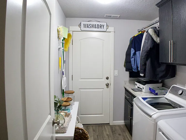 1283 Hazelnut Ct — Photo 23