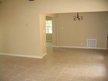 4th image of 125 Creekside Dr