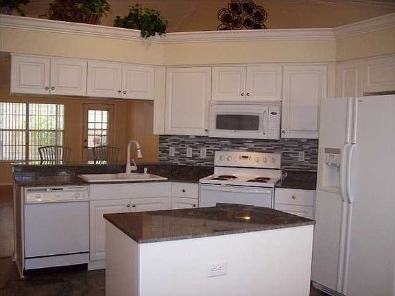 3rd image of 821 Whitrock Ln