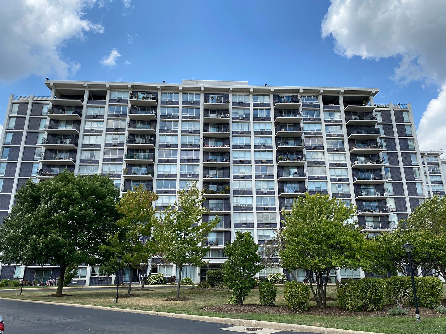 8809 W Golf Rd APT 8D, Niles, IL 60714 | Zillow