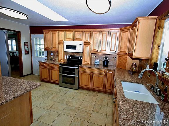4th image of 5619 Green Meadow Dr