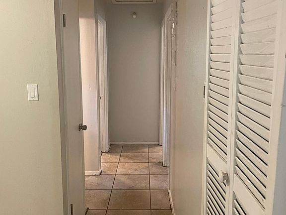 Hallway to bedrooms