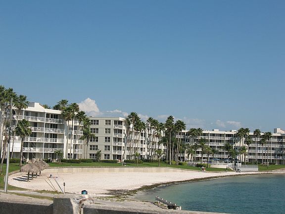 3rd image of 5901 Bahia Del Mar Cir APT 219