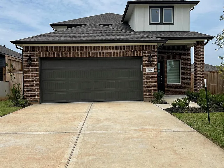 1722 Cayden Oak Ln — Photo 2