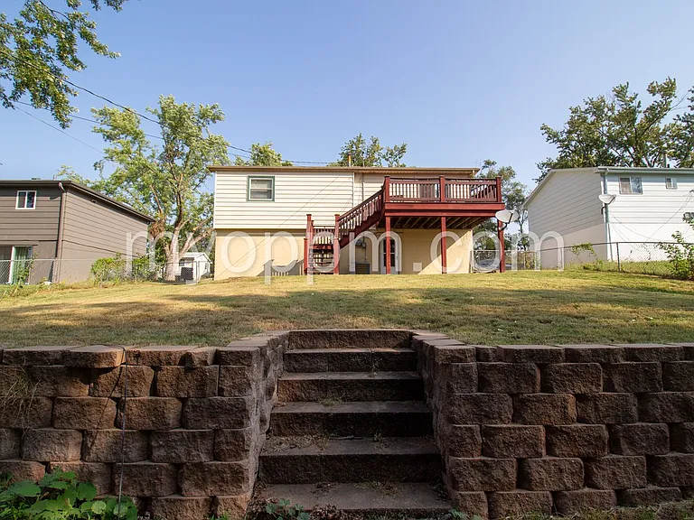 9129 Grand Ave — Photo 25