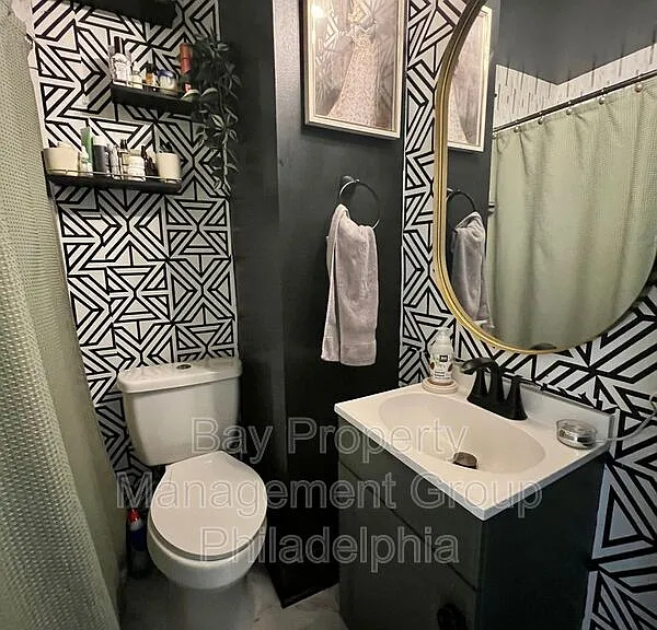 5411 W Berks St #1 — Photo 14