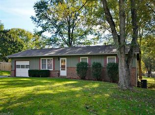 61 Sunflower Ln, Fletcher, NC 28732