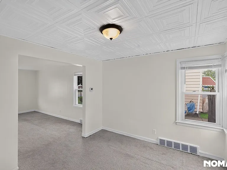 220 Michael Ave — Photo 8