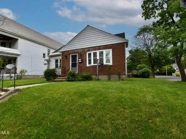 1702 Lenox Road, Schenectady, NY 12308