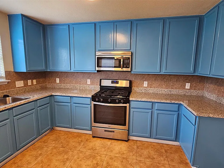22135 Greengate Dr — Photo 8